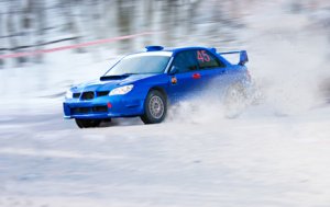 Idée cadeau de Noël pour les amateurs de sensations fortes : Un stage découverte, le pilotage sur glace