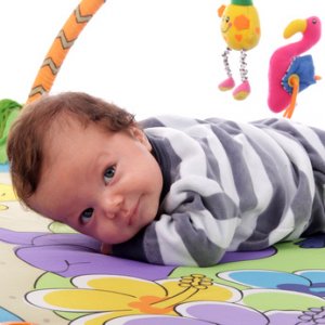 Idée cadeau de Noël pour bébé : Un tapis d’éveil pour le premier Noël de bébé