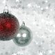 Décorer son sapin avec les boules de Noël en polystyrène