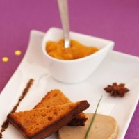 Recette de Noël, les bouchées de foie gras au pain d'épices avec une compotée de mangue